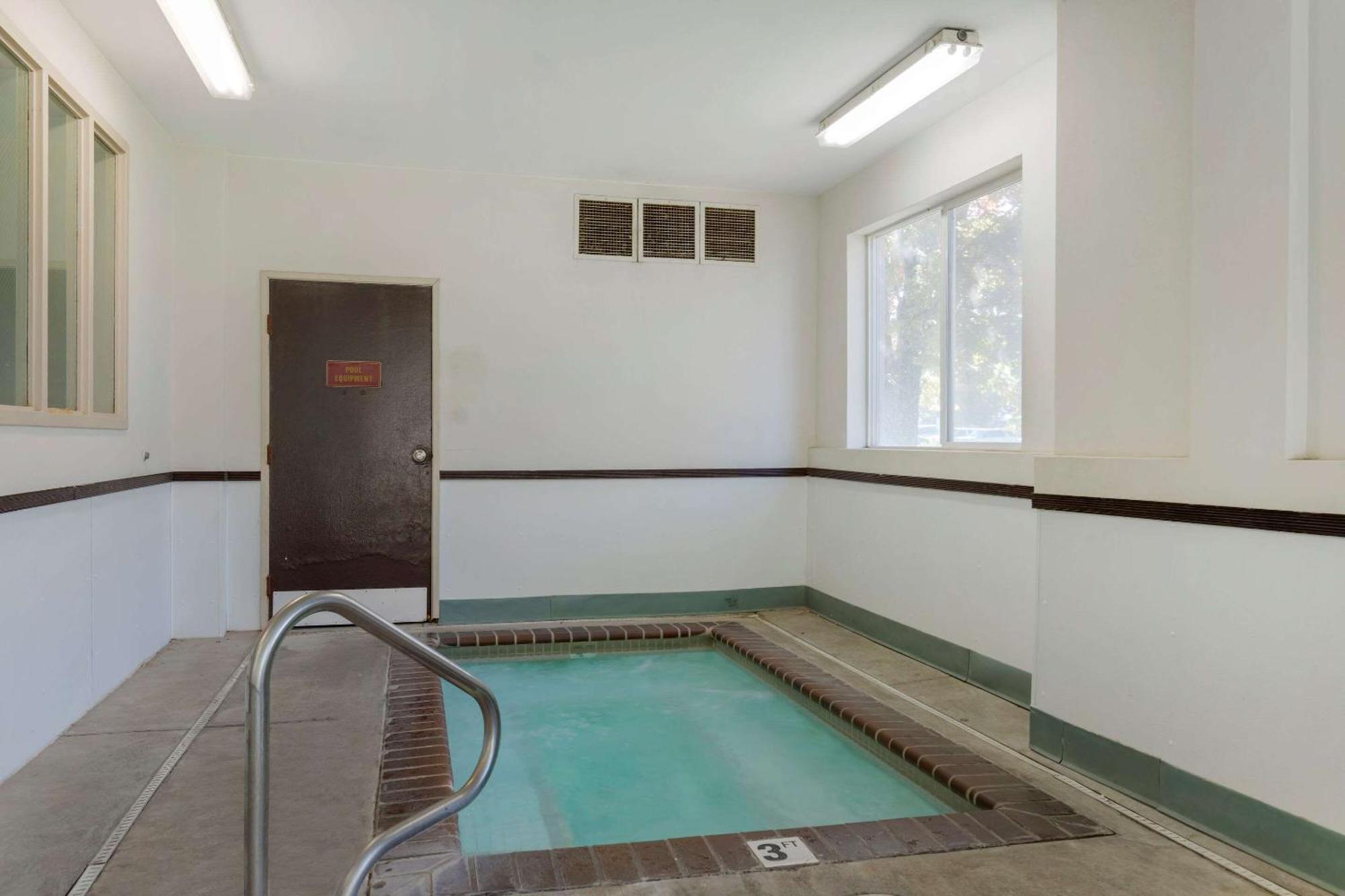 Sleep Inn Ontario Zewnętrze zdjęcie